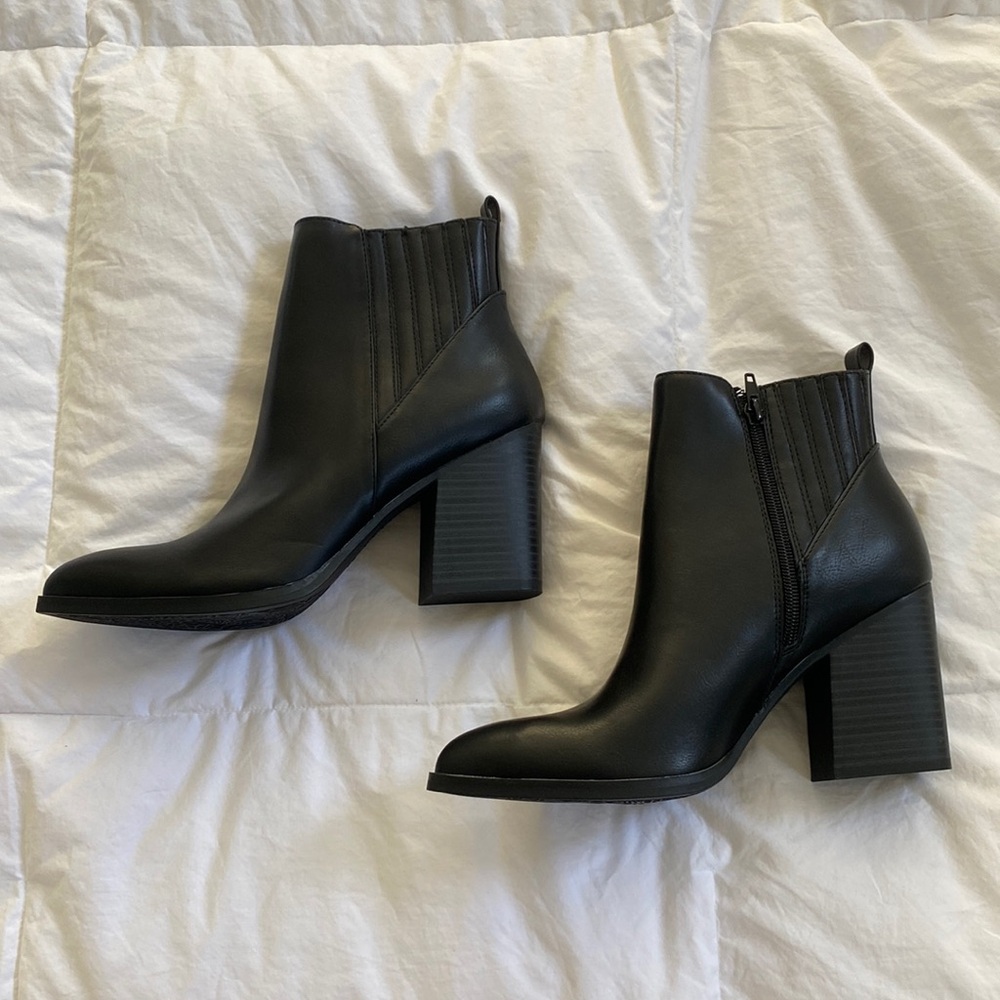ESPRIT Noelle booties 8.5